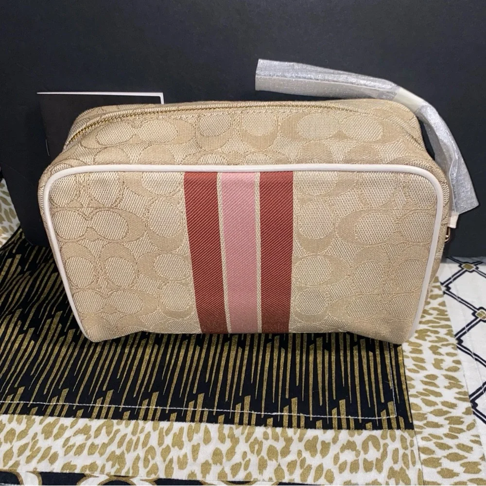 COACH DEMPSEY LARGE BOXY COSMETIC CASE N SIGNATURE JACQUARD WITH COACH PATCH